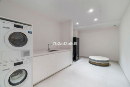 18fd5a41bc8322a655d77e22f1df0632 - 44