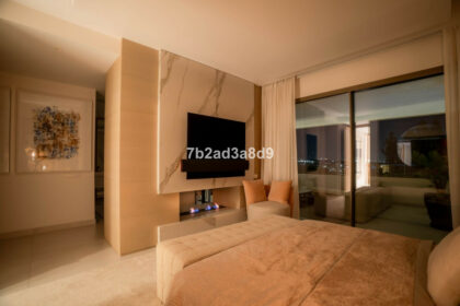 18fd5a41bc8322a655d77e22f1df0632 - 52