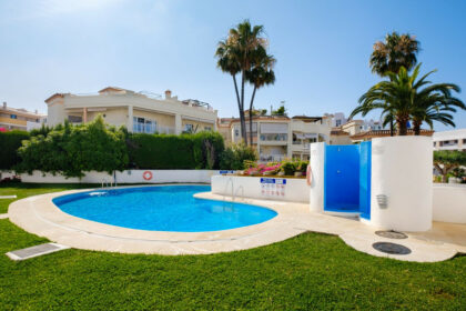 1d1107ed18e7b3e2268fa6bfd261186c - 2