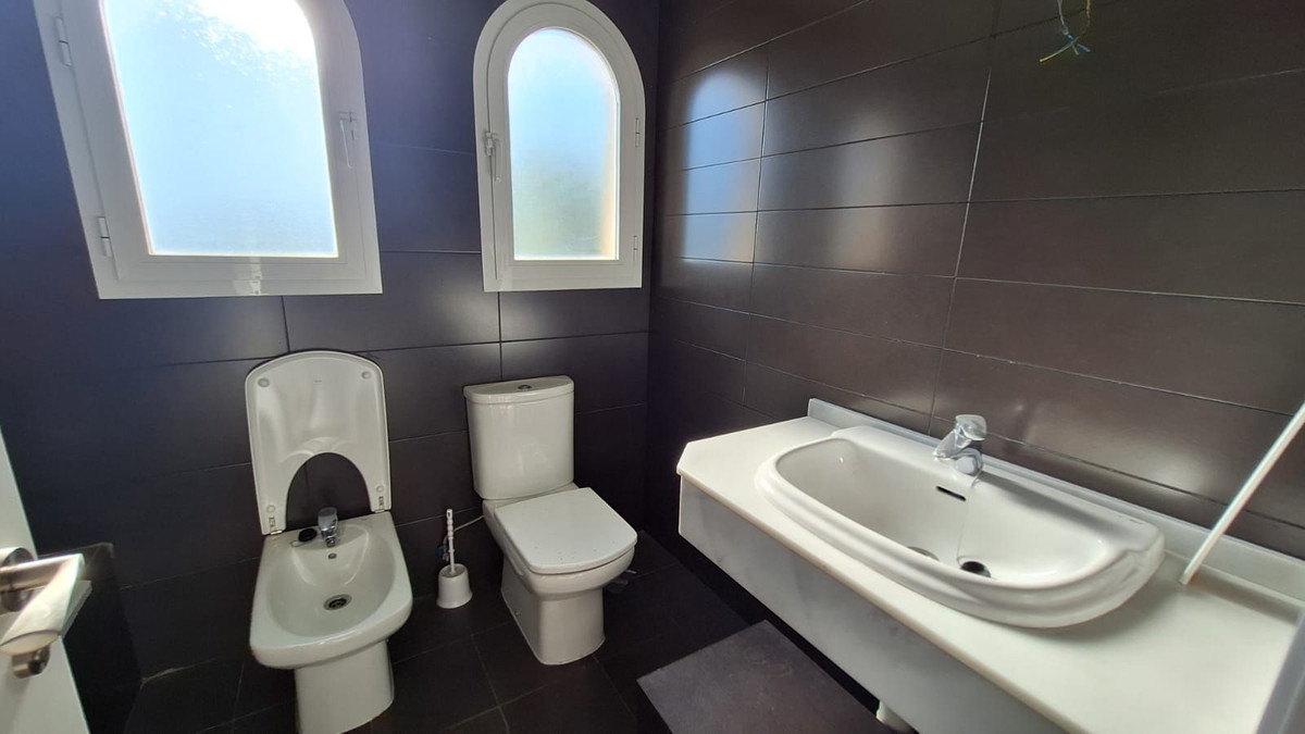 1edc3d5458c11b0635891d3548b7db1e - 26