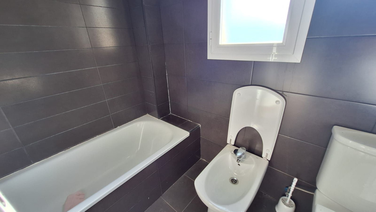 1edc3d5458c11b0635891d3548b7db1e - 27