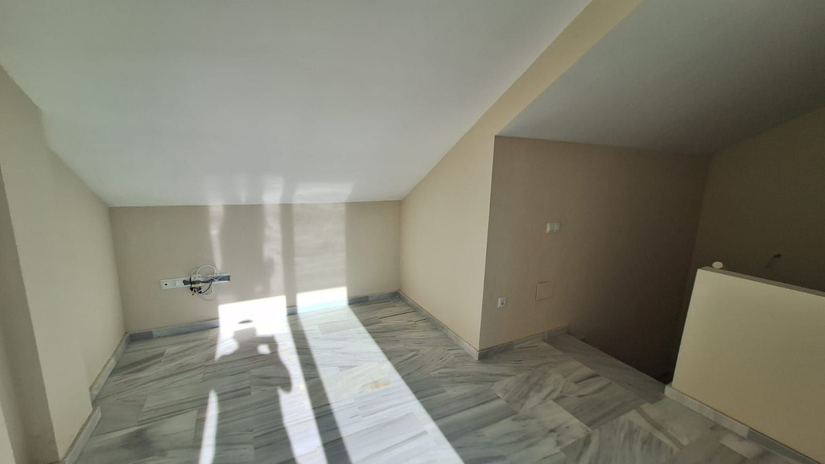 1edc3d5458c11b0635891d3548b7db1e - 30