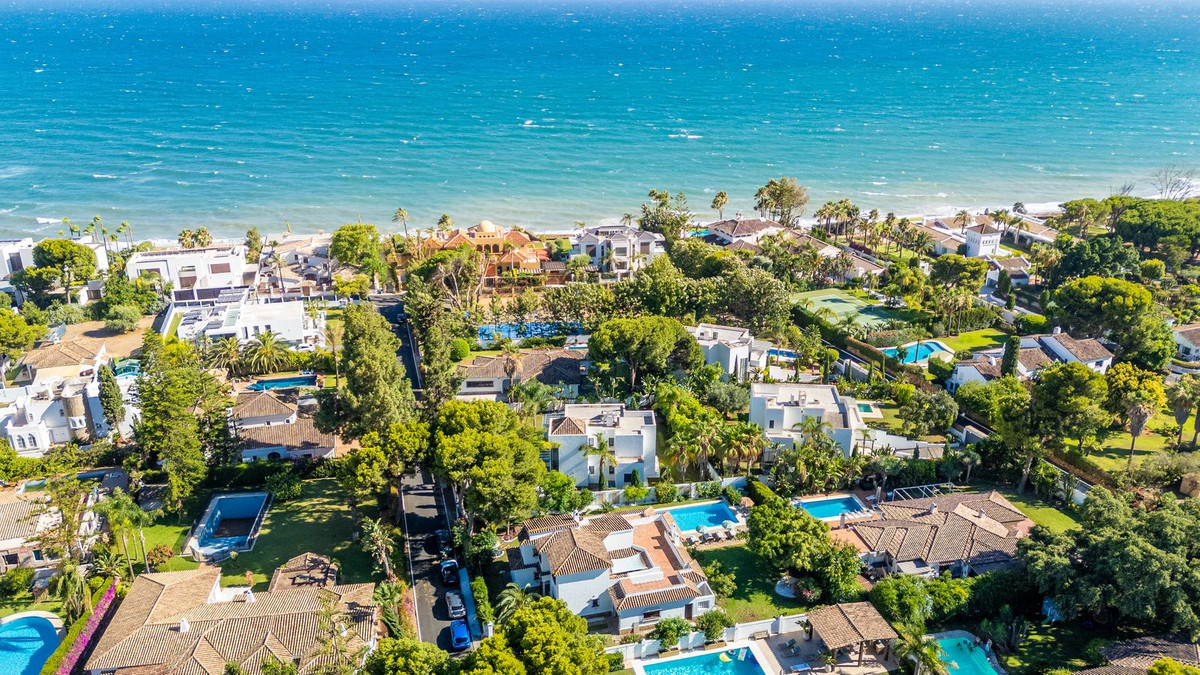 216fa95612e33bceb2d9e34650c85211 - 1