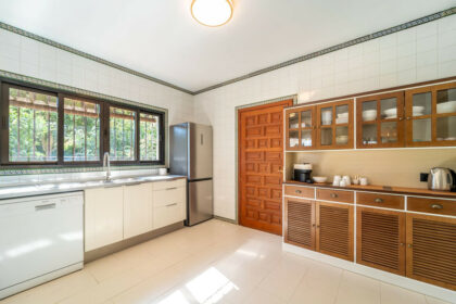 216fa95612e33bceb2d9e34650c85211 - 10