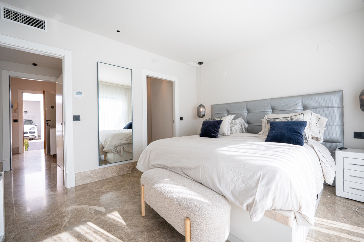 2ce69f4a111315f6bb629c5f45077a99 - 12