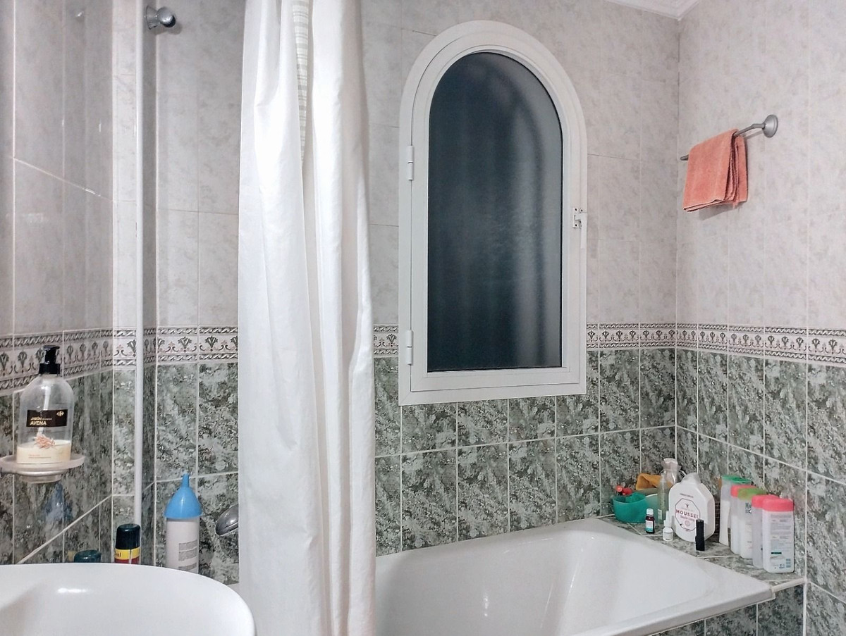 2f9664415ee13ec27c458527926fd00a - 18