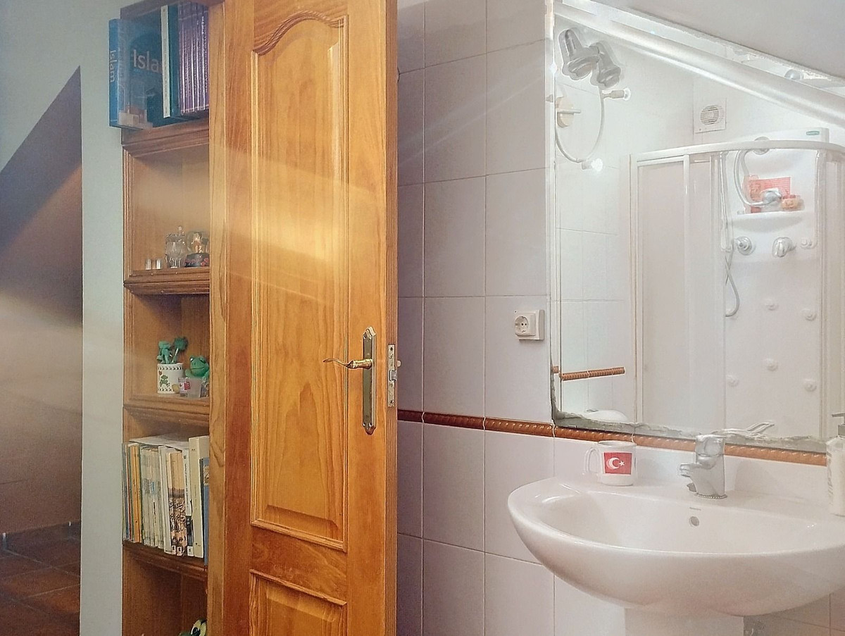 2f9664415ee13ec27c458527926fd00a - 23