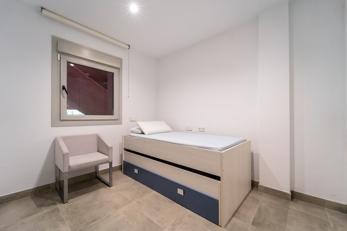 31073bedae764658f2780f2910a2bffc - 14