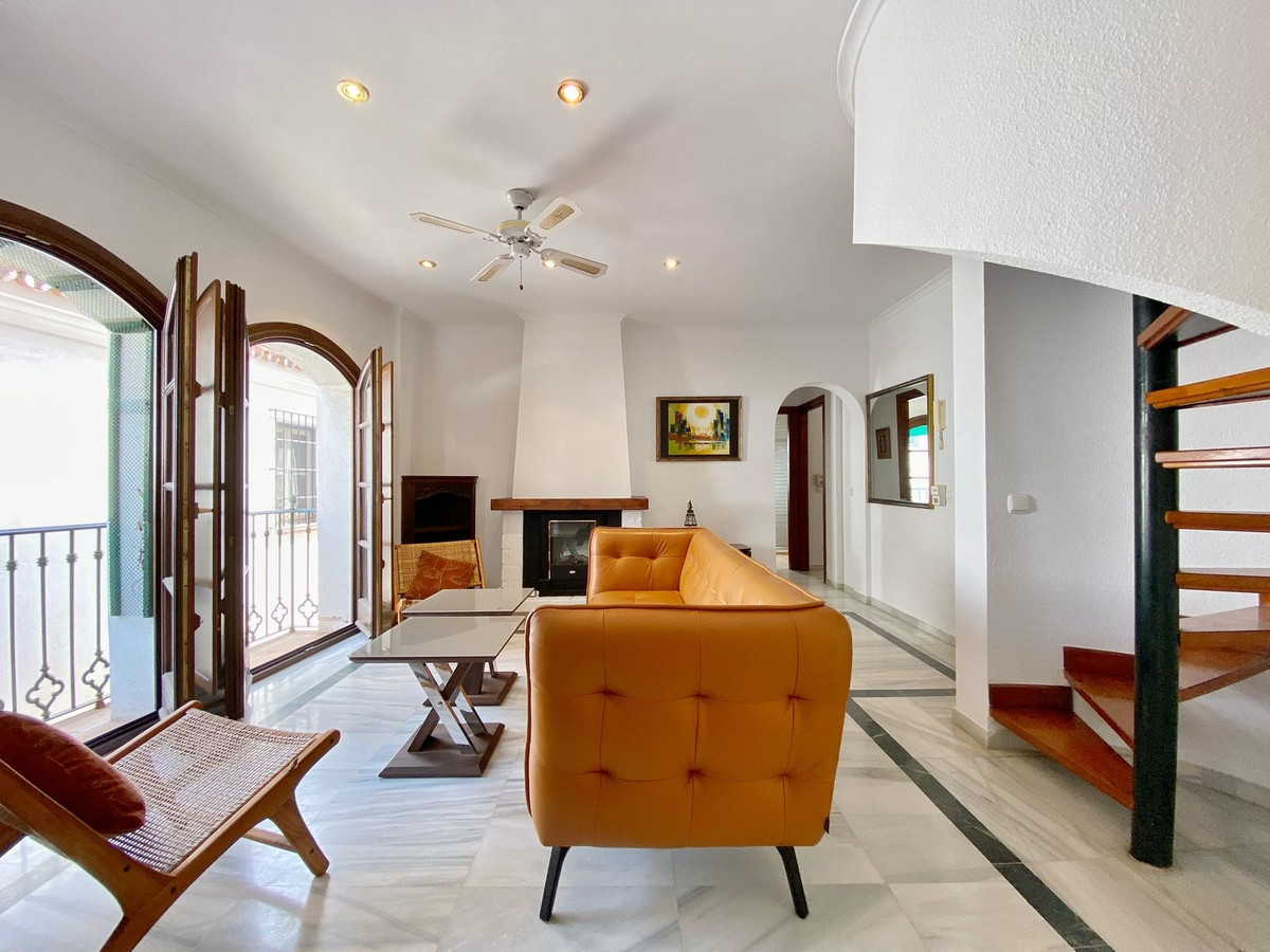 375185d8024a4fbe23eb1a4783d55f73 - 1