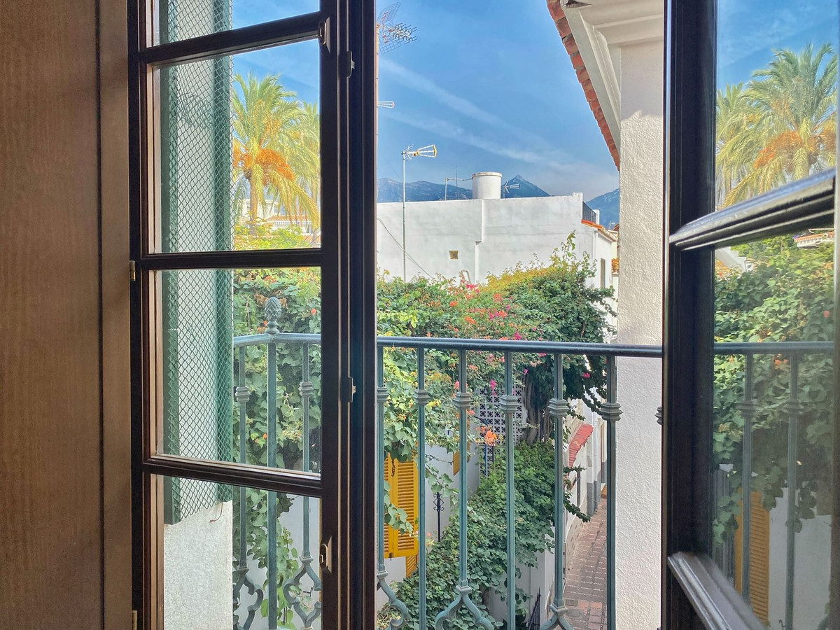 375185d8024a4fbe23eb1a4783d55f73 - 15