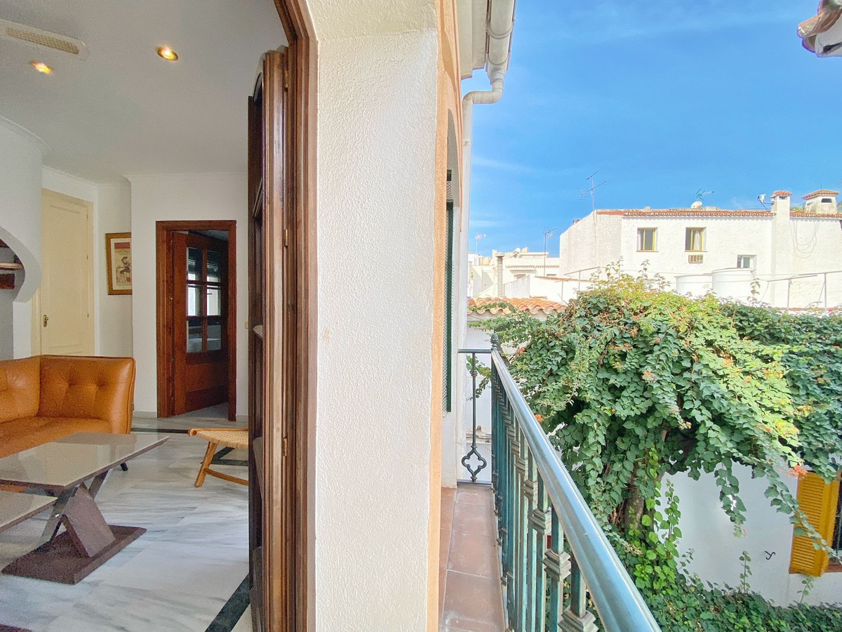 375185d8024a4fbe23eb1a4783d55f73 - 17