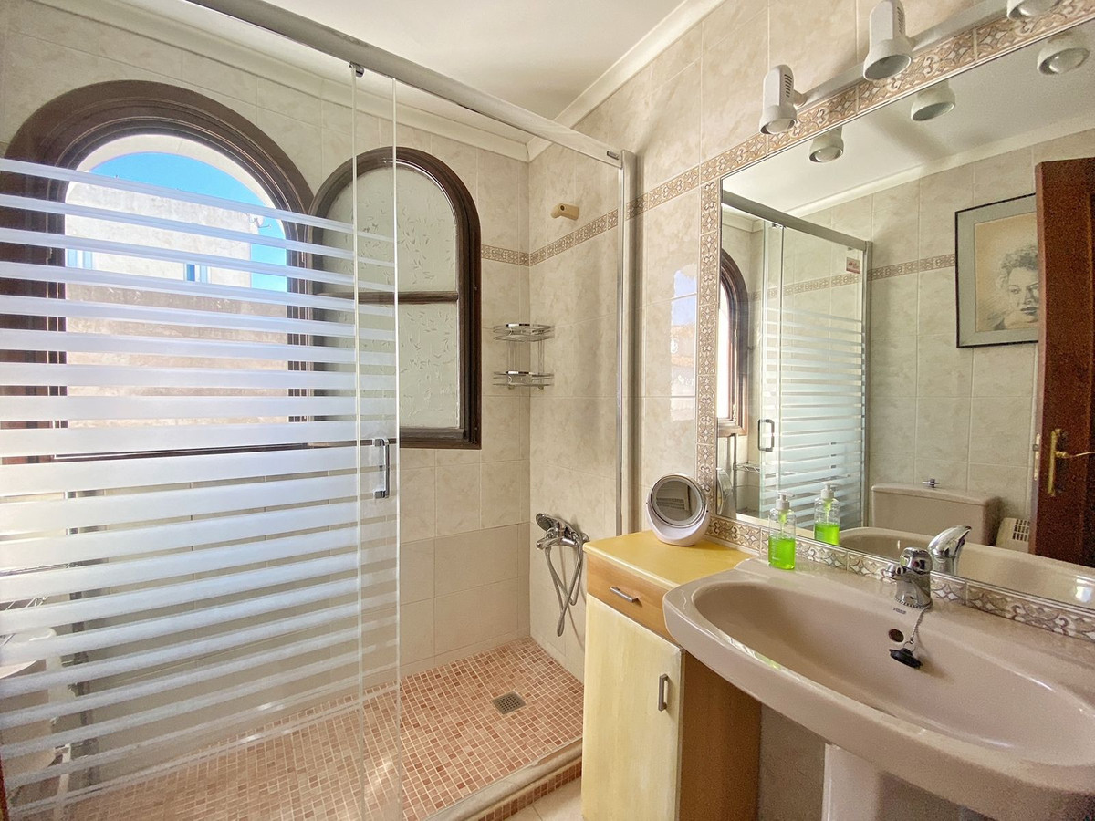 375185d8024a4fbe23eb1a4783d55f73 - 22