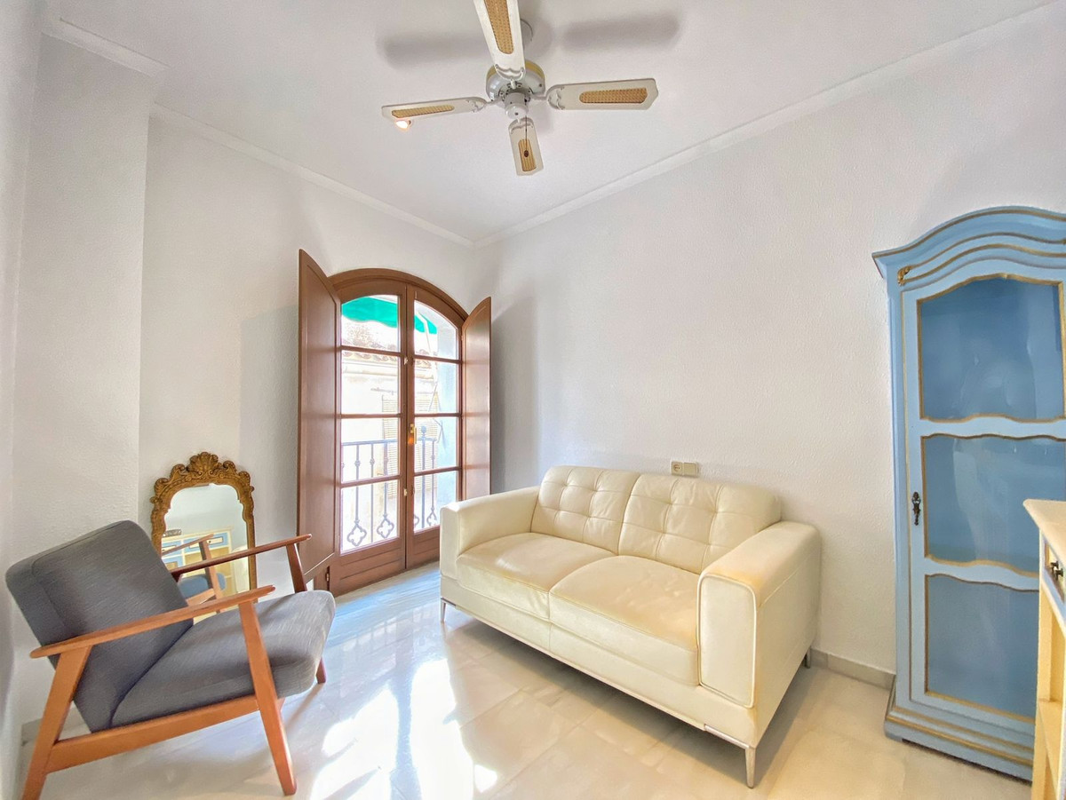 375185d8024a4fbe23eb1a4783d55f73 - 24