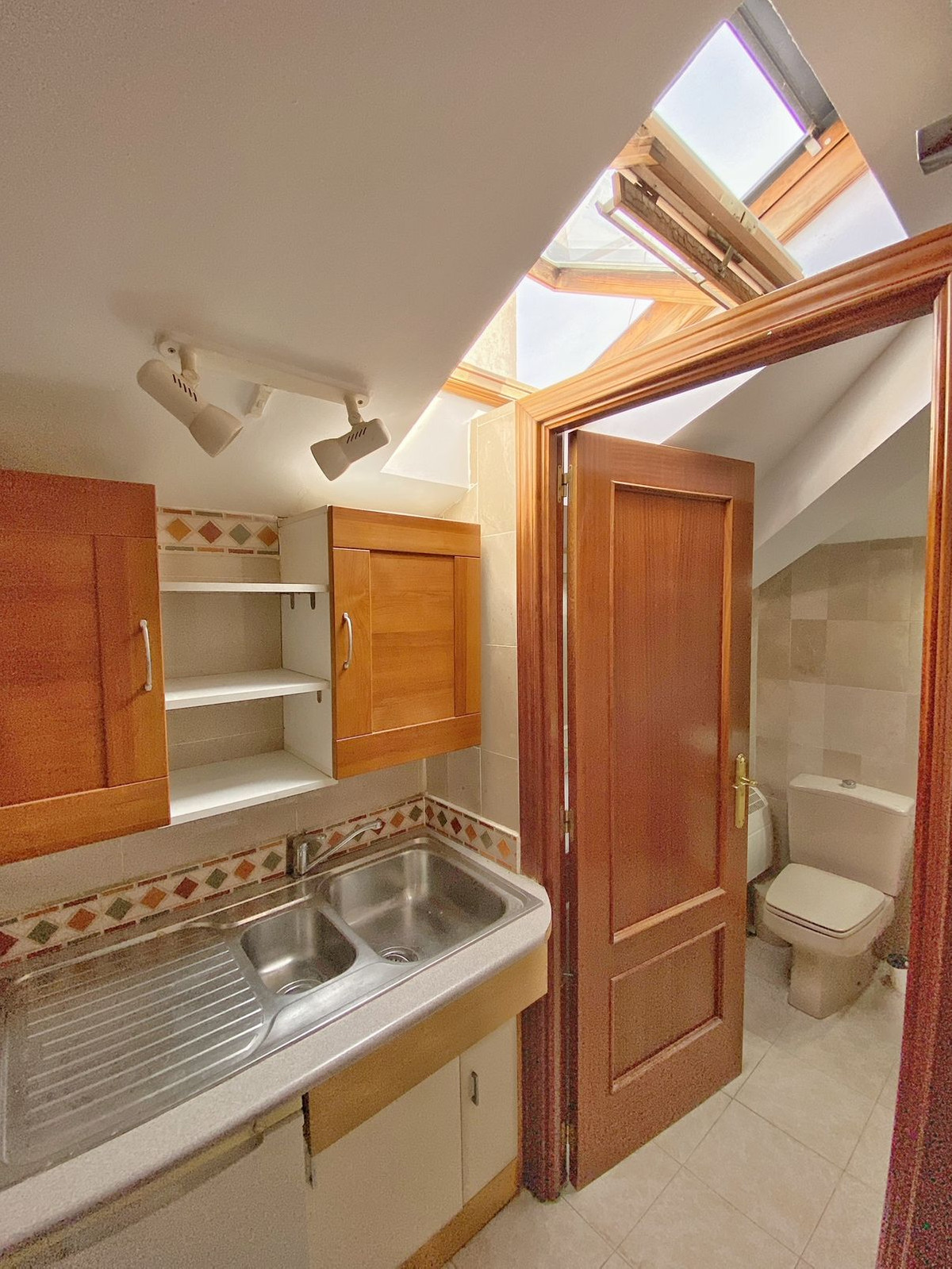 375185d8024a4fbe23eb1a4783d55f73 - 31