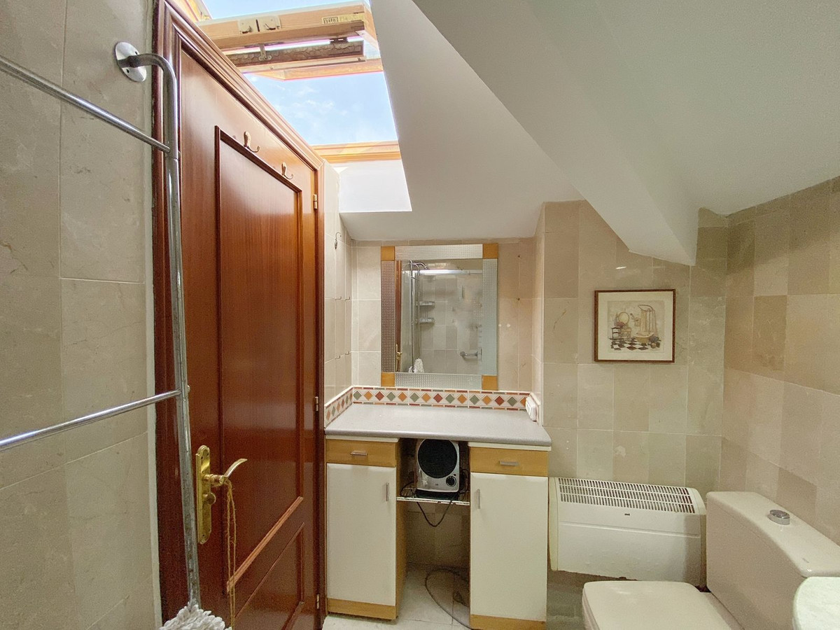 375185d8024a4fbe23eb1a4783d55f73 - 33