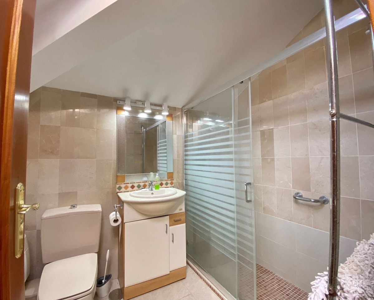 375185d8024a4fbe23eb1a4783d55f73 - 34