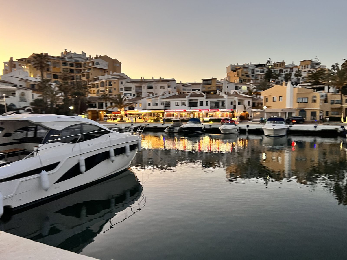 407860d03f550aa92e9ed62a786311ba - 32