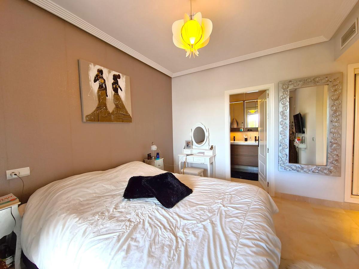 470bb7e0ac1c28a2b7645ed2219794bd - 23