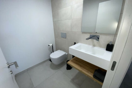 5265e1d1b5e212ea70afaa674249daea - 13