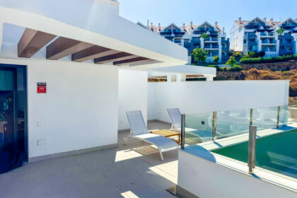 52b3efe65f642382fc99f5c4a0b029bd - 23