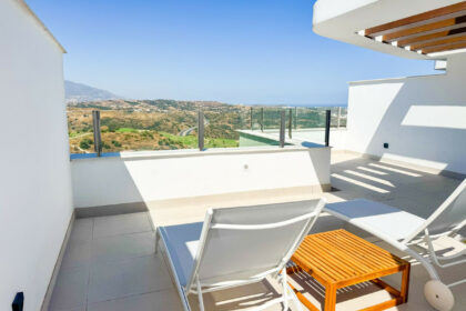 52b3efe65f642382fc99f5c4a0b029bd - 24