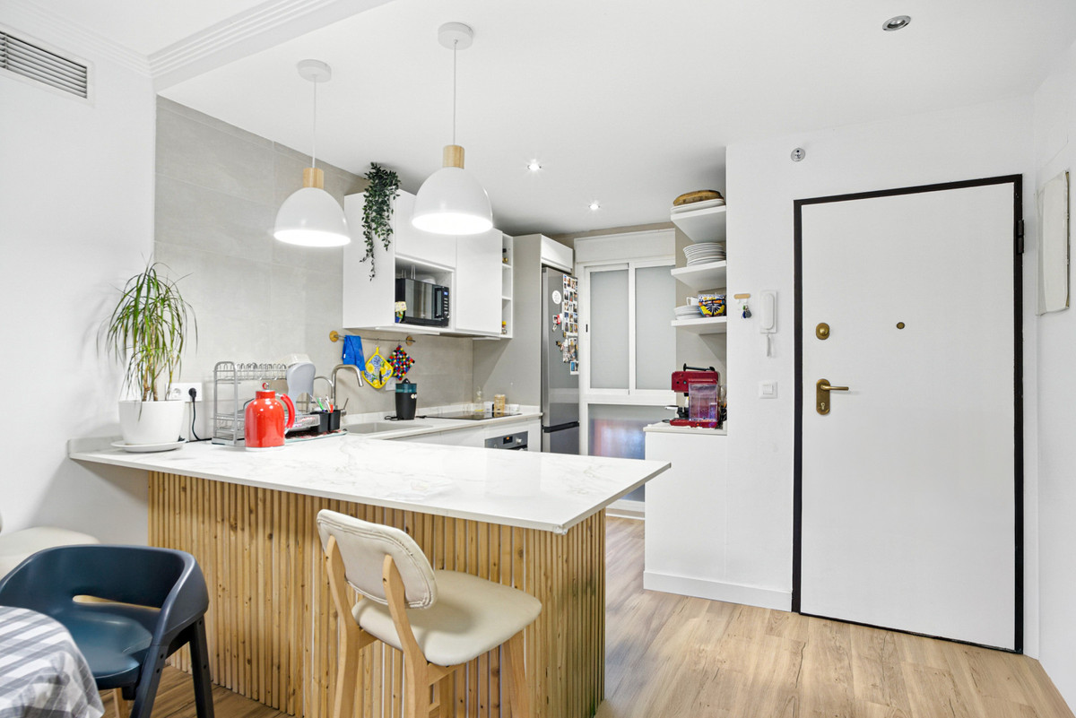 52c8a781d77abbe76c682140480a33f8 - 17