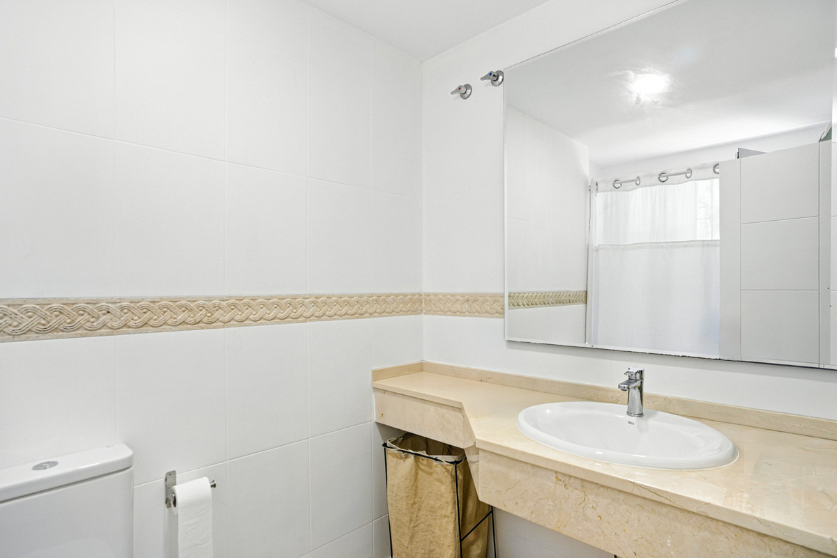 52c8a781d77abbe76c682140480a33f8 - 18