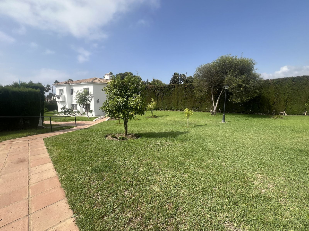 5802bbd04450ac52648dd442ecc45d0b - 17