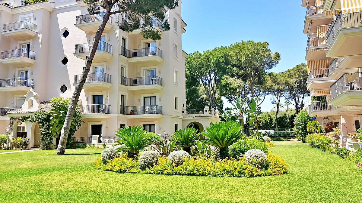 5a6ee5509ad516fc575d6c11be3a830a - 25