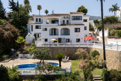 5d5fb2ac575b4542dbac063befffd99f - 1