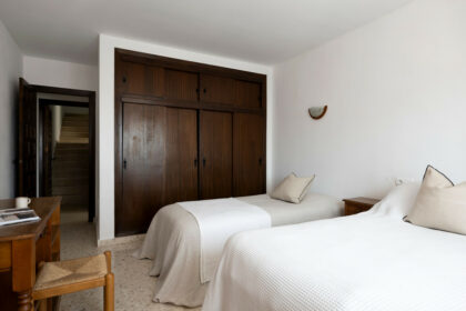 5d5fb2ac575b4542dbac063befffd99f - 24