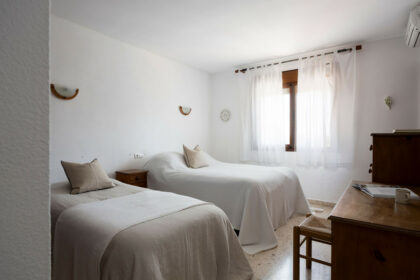 5d5fb2ac575b4542dbac063befffd99f - 26