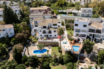 5d5fb2ac575b4542dbac063befffd99f - 4