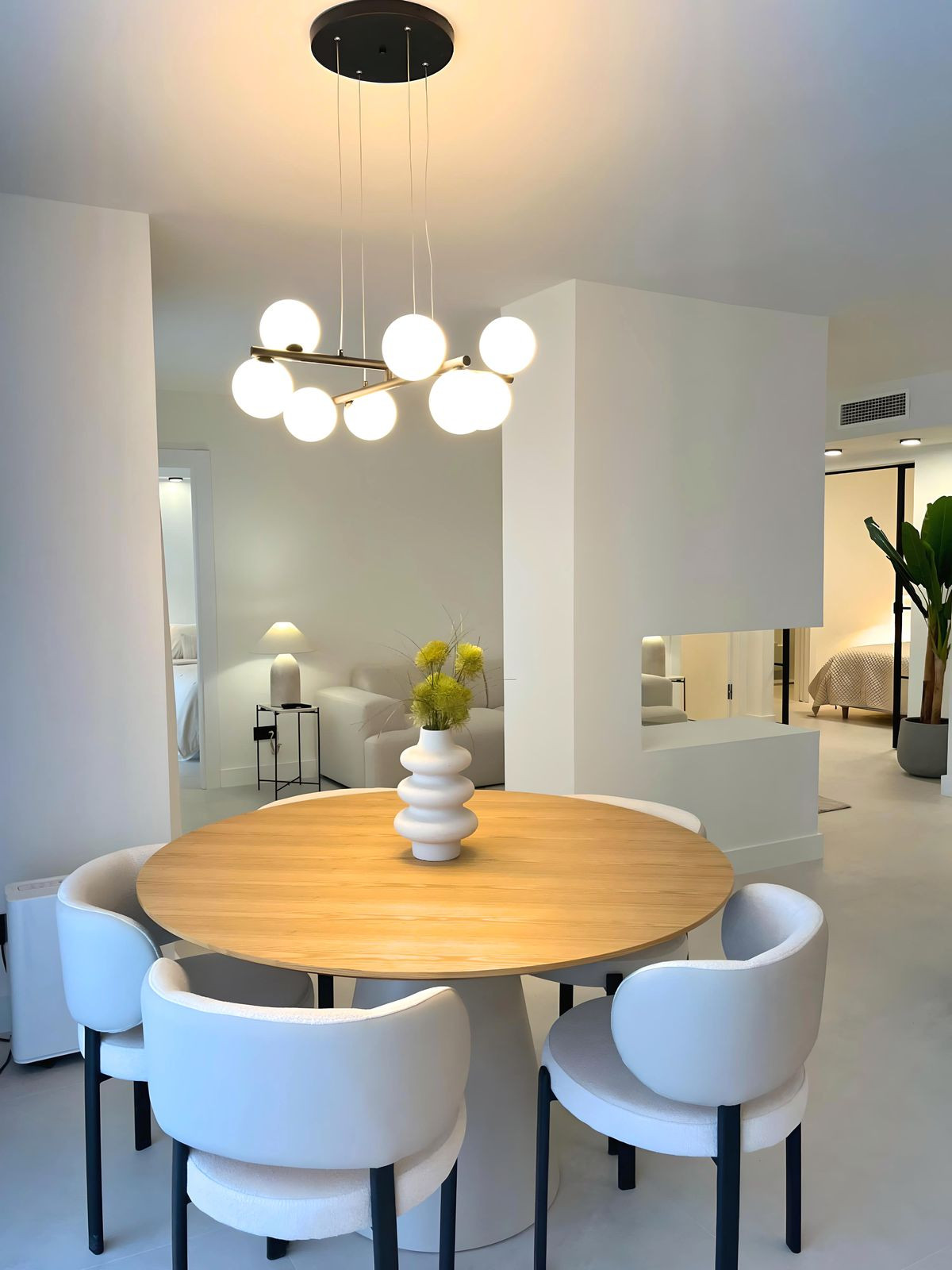 5e8d9bb101d318e05c5fea7ea1600647 - 13