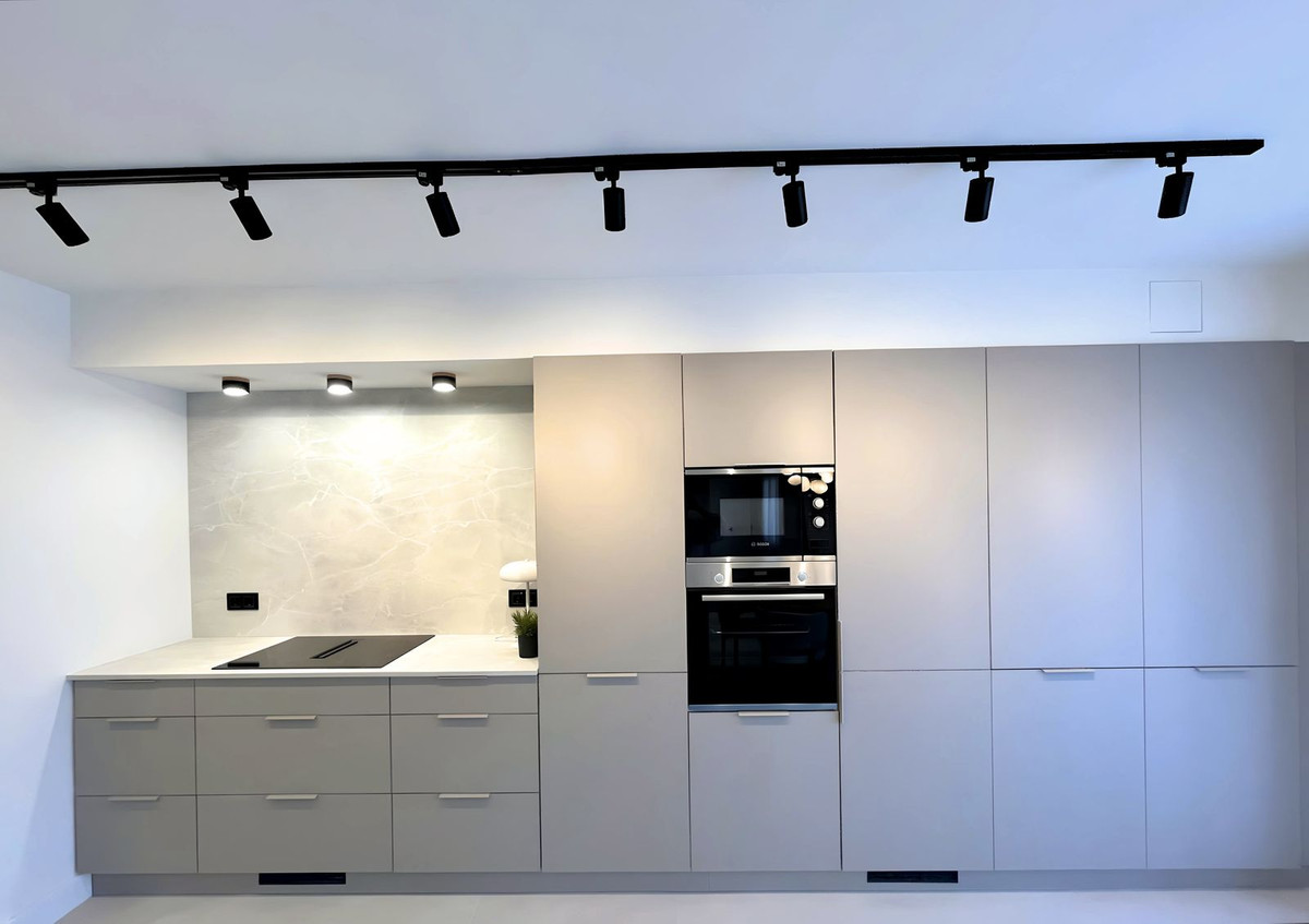 5e8d9bb101d318e05c5fea7ea1600647 - 14