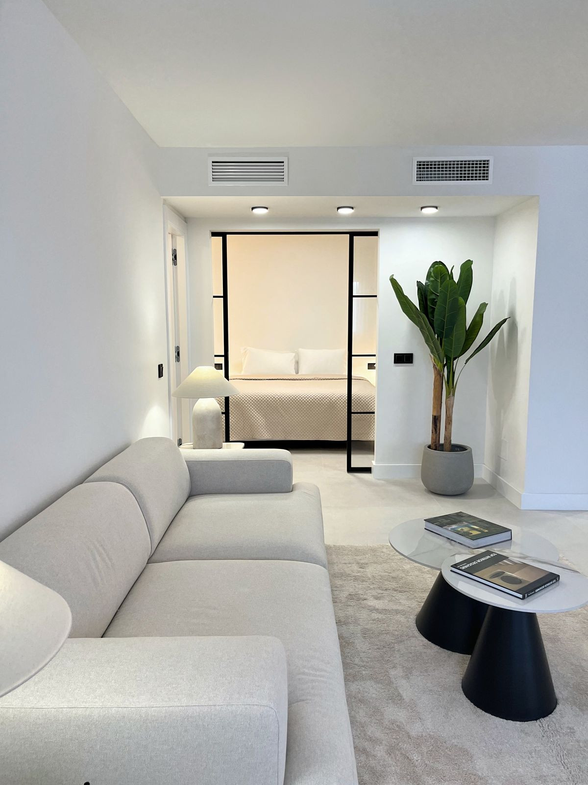 5e8d9bb101d318e05c5fea7ea1600647 - 16