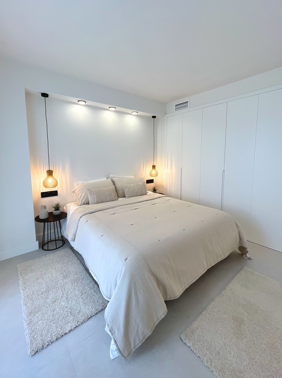 5e8d9bb101d318e05c5fea7ea1600647 - 24