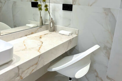 5e8d9bb101d318e05c5fea7ea1600647 - 31