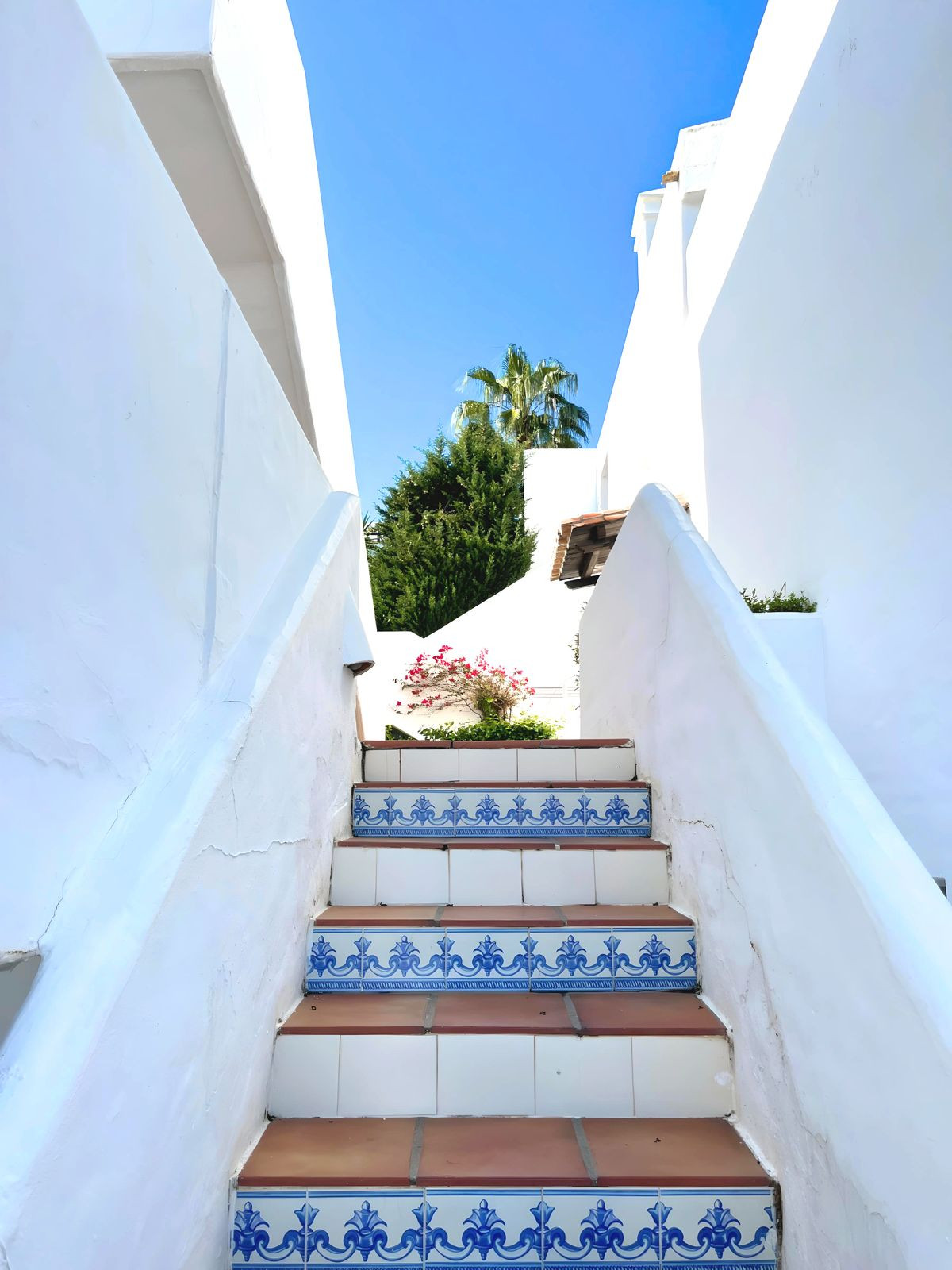 5e8d9bb101d318e05c5fea7ea1600647 - 5