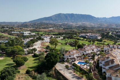 6109e0a1b3bb29303f6fda6b90aa5eee - 15