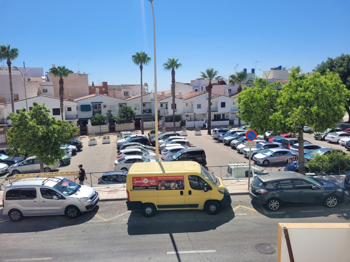 66766bc4f2bc1d08f112e9f82977168e - 3