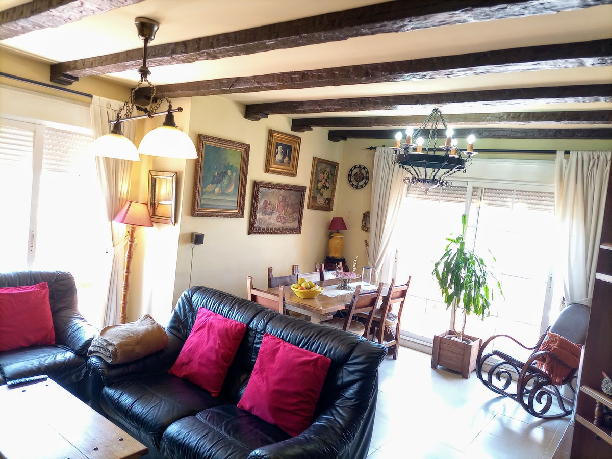 6b8e73d7e40a554b8c2081b07a11204b - 2