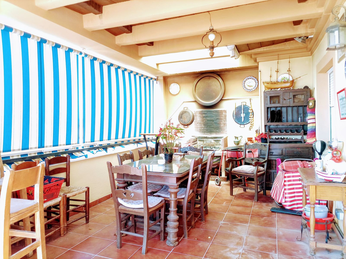 6b8e73d7e40a554b8c2081b07a11204b - 6