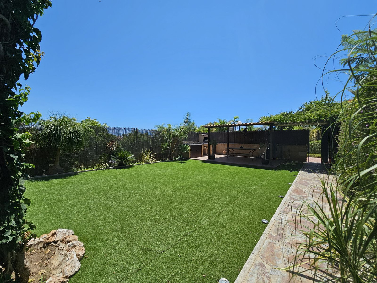 7f761639cfcf7d990cd24b049d94ac7d - 23