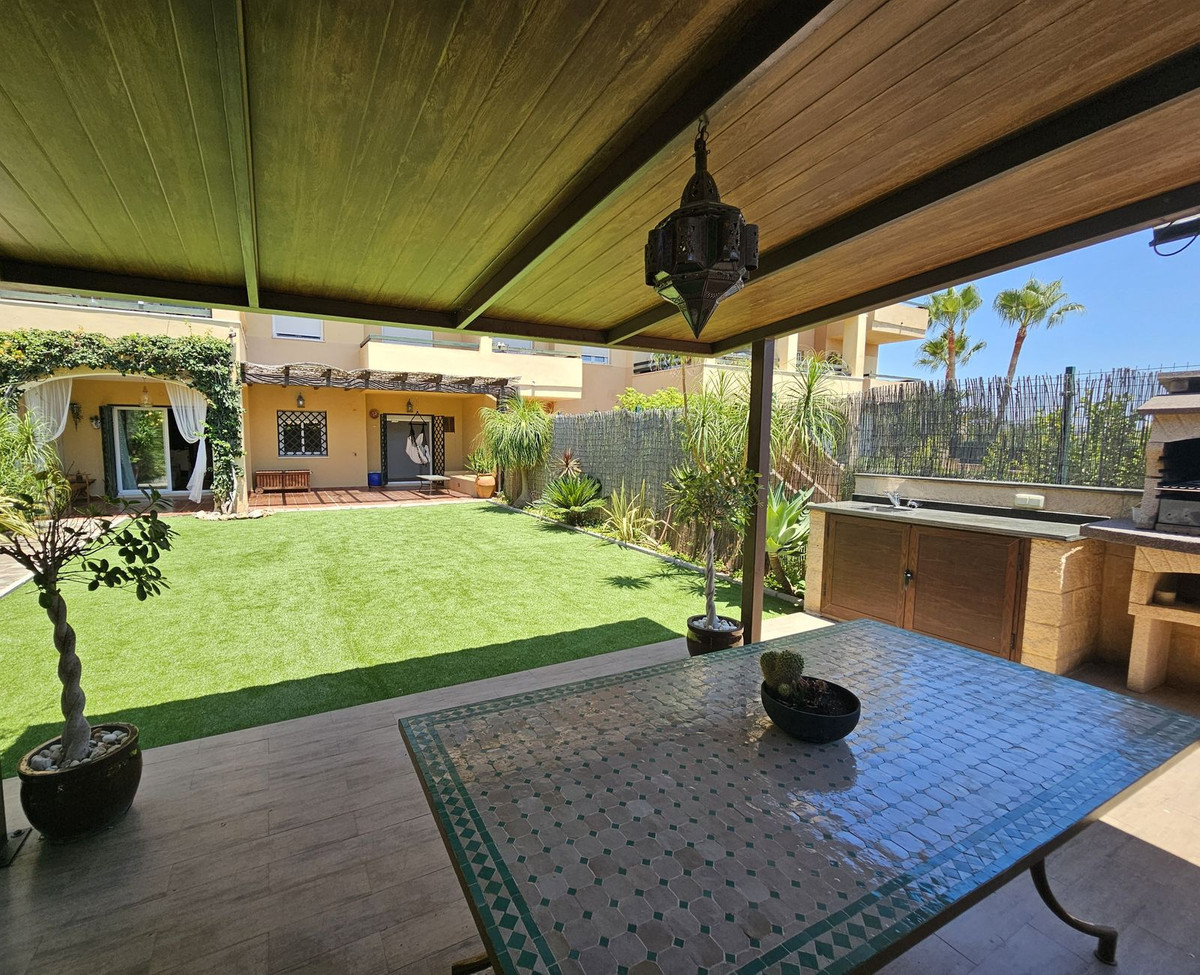 7f761639cfcf7d990cd24b049d94ac7d - 24