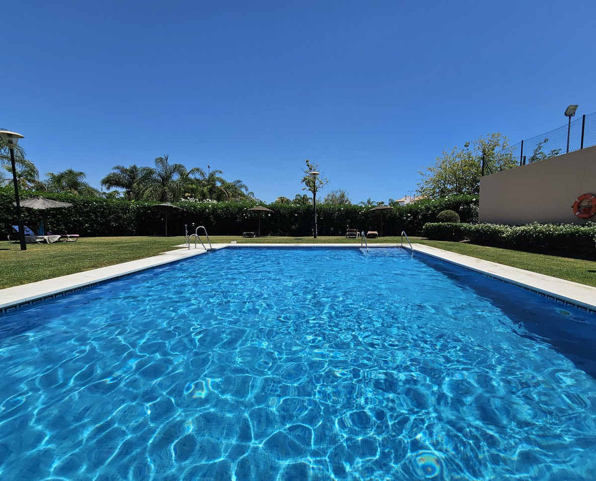 7f761639cfcf7d990cd24b049d94ac7d - 28