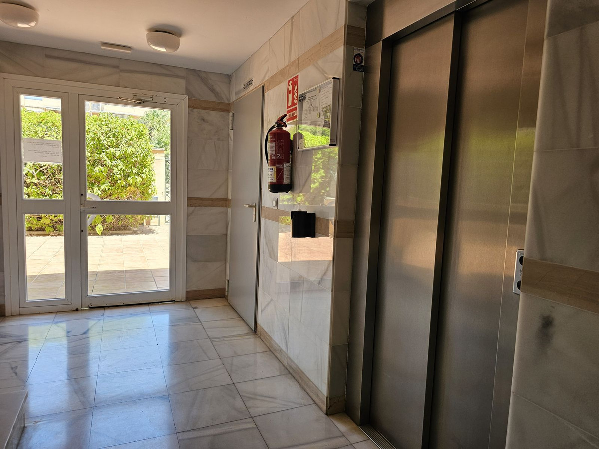 7f761639cfcf7d990cd24b049d94ac7d - 33