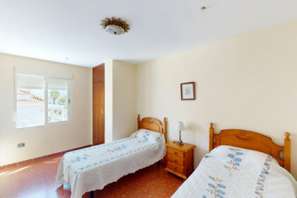 83f34a81a2650bc1faae0695ac72f2f5 - 9