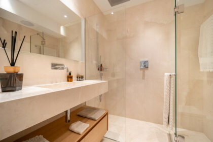 85b3fdf08b07e6d423ae8727459c4065 - 11