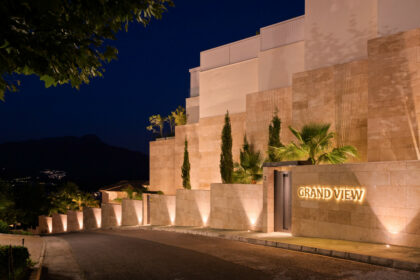 85b3fdf08b07e6d423ae8727459c4065 - 18